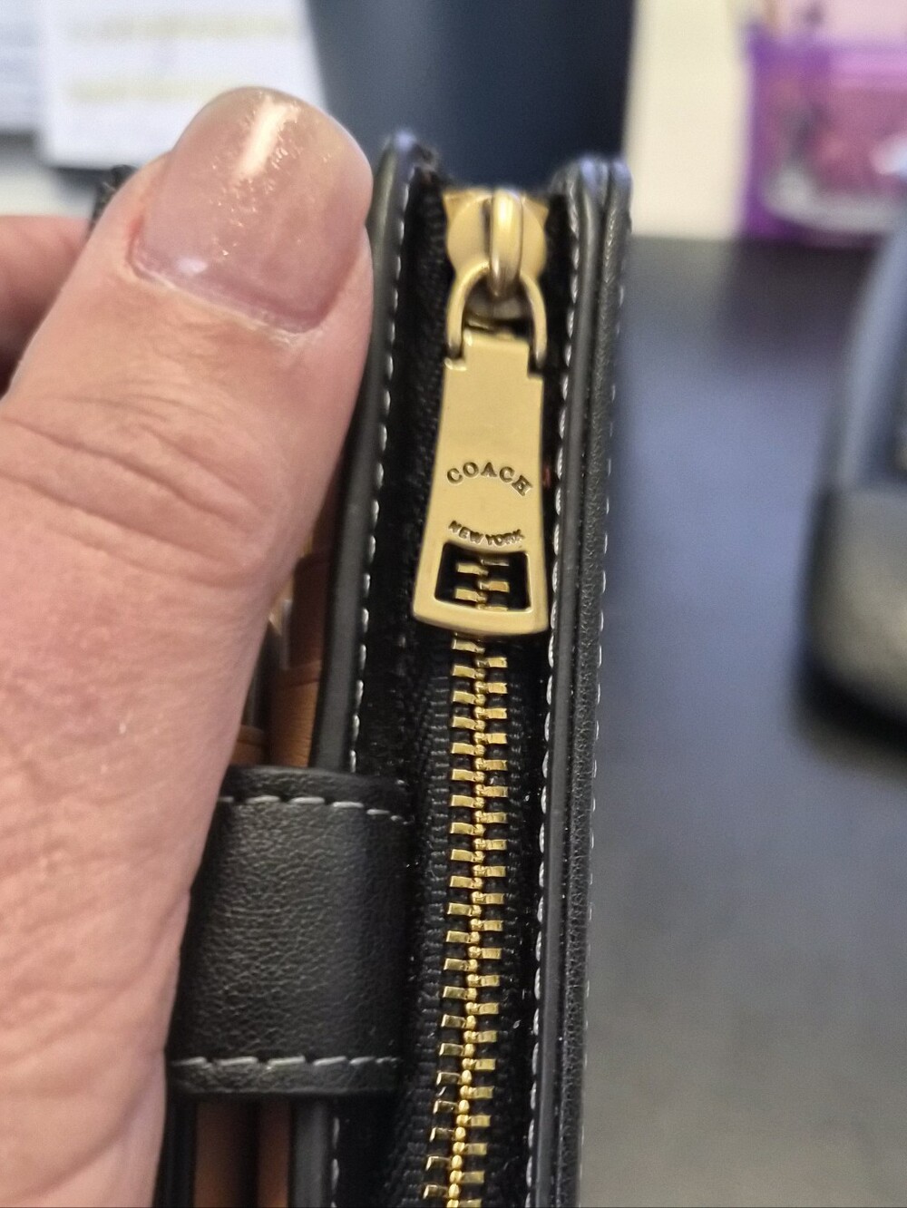 EUC Coach Navy BlueLeather Wallet with Gold 'C' Hardware - Picture 4 of 4